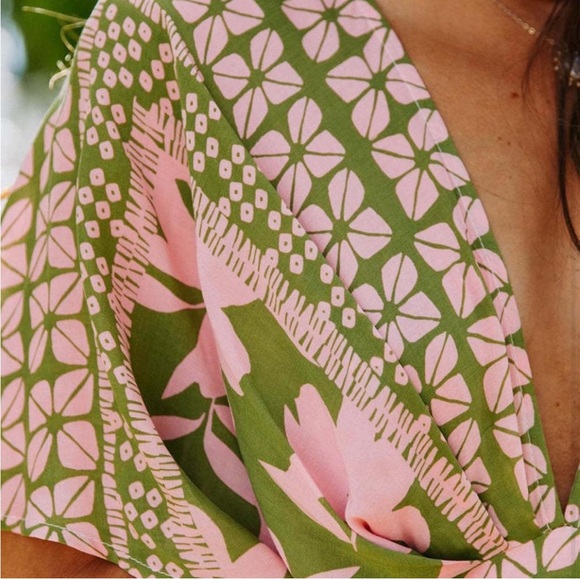 Vici A World to See floral slit dress in size M - Picture 4 of 13